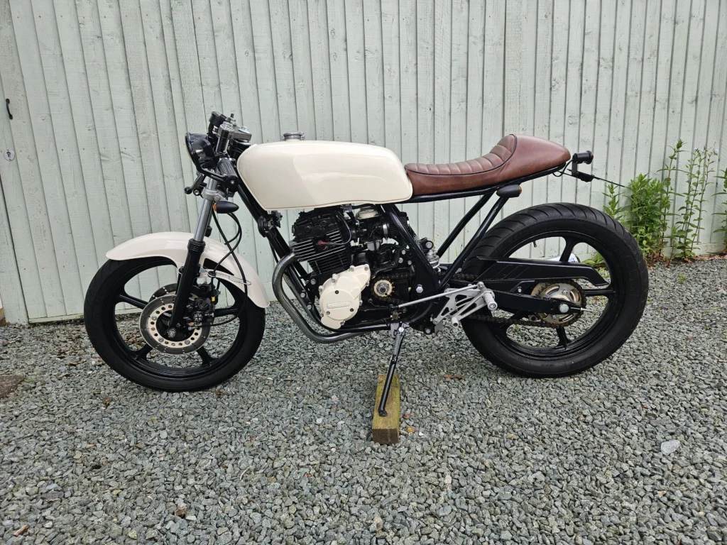 Kawasaki GPZ 305