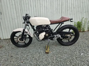 Kawasaki GPZ 305 photo 1