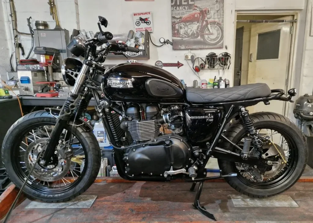 Triumph Bonneville Down & Out