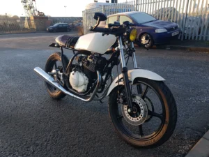 Kawasaki GPZ 305 photo 6