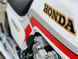 Honda CB900F photo 5