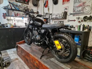 Triumph Bonneville Down & Out photo 4